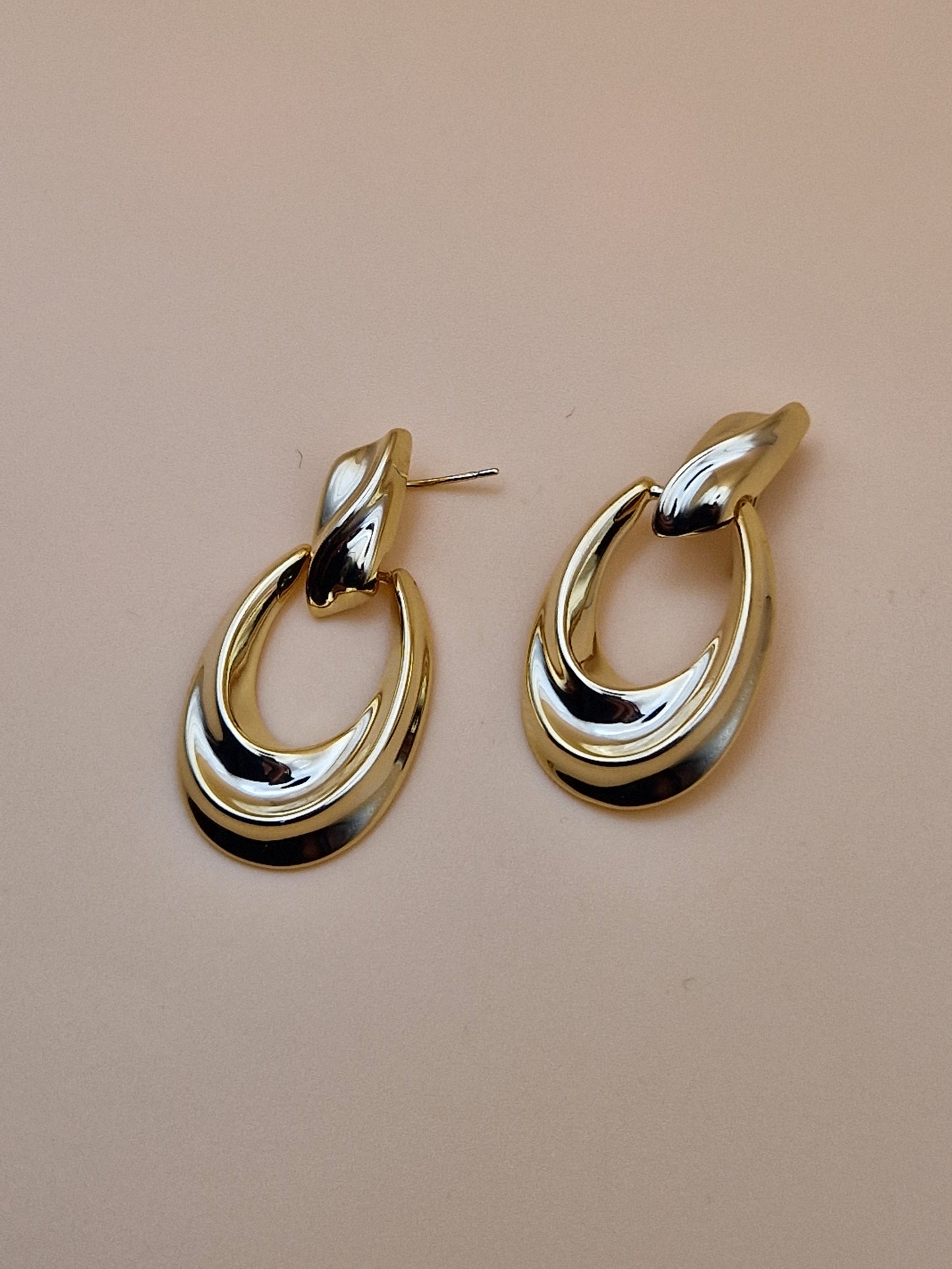 Boucles d’Oreilles Élégance Ondulée