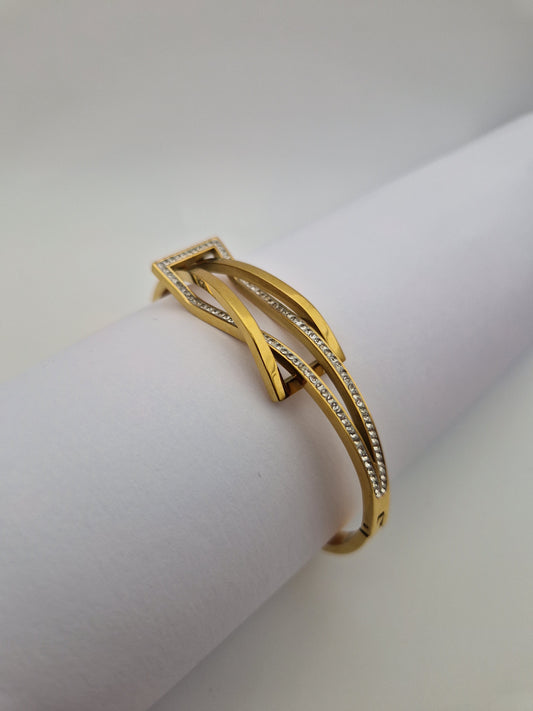 Bracelet "Élégance Entrelacée"