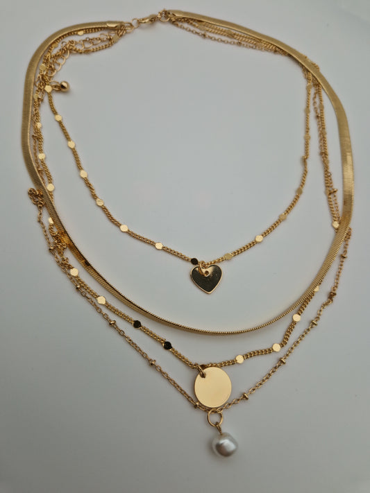 Collier "Élégance Dorée" - Multi-rangs avec pendentifs cœur, médaille et perle