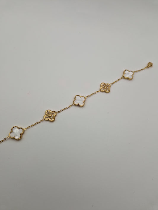 Bracelet Trèfle Éclat Doré – Perles de Nacre & Cristaux Zircon
