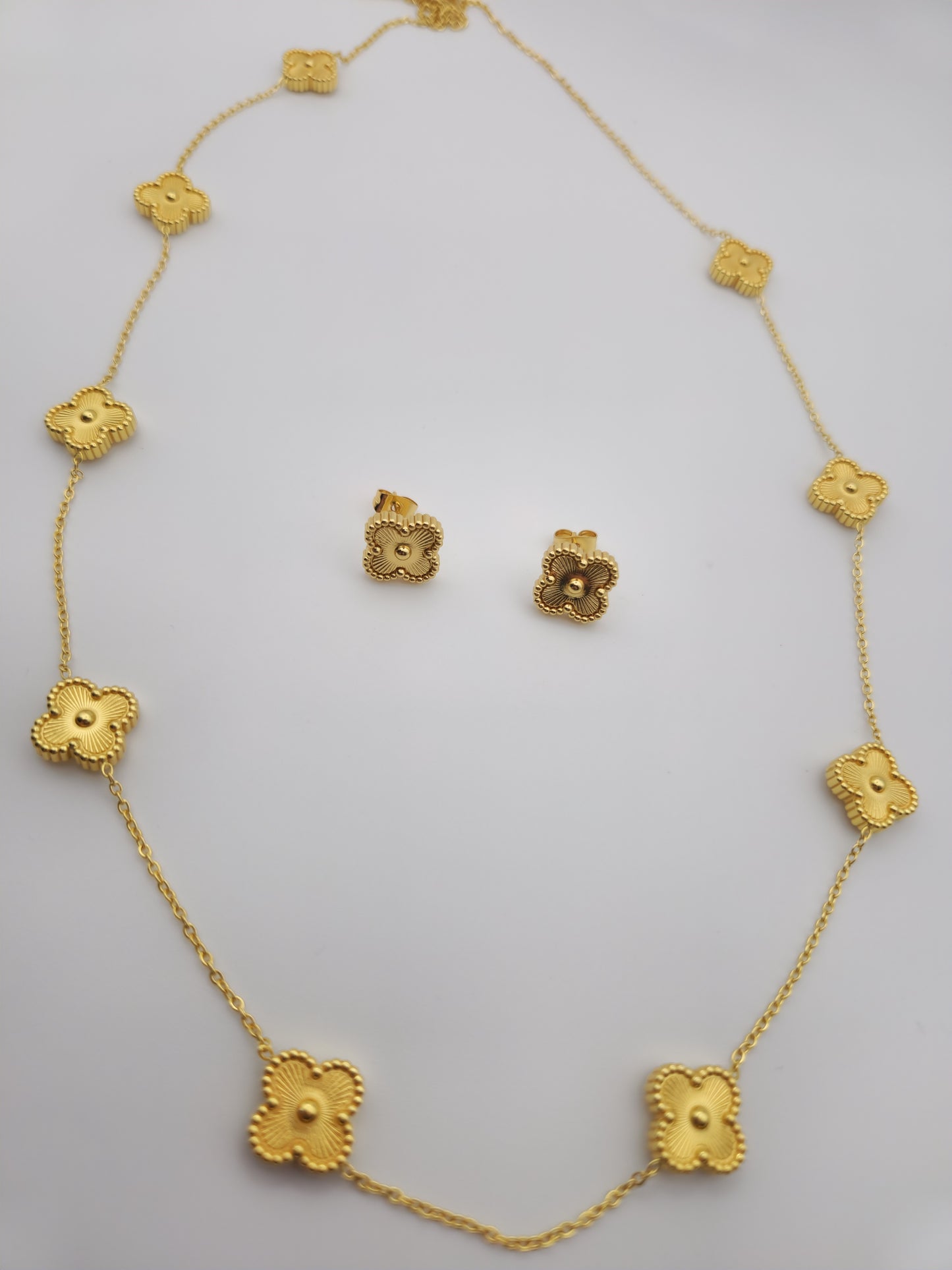 Duo "Éclat Floral" – Collier et Boucles d'Oreilles VCA