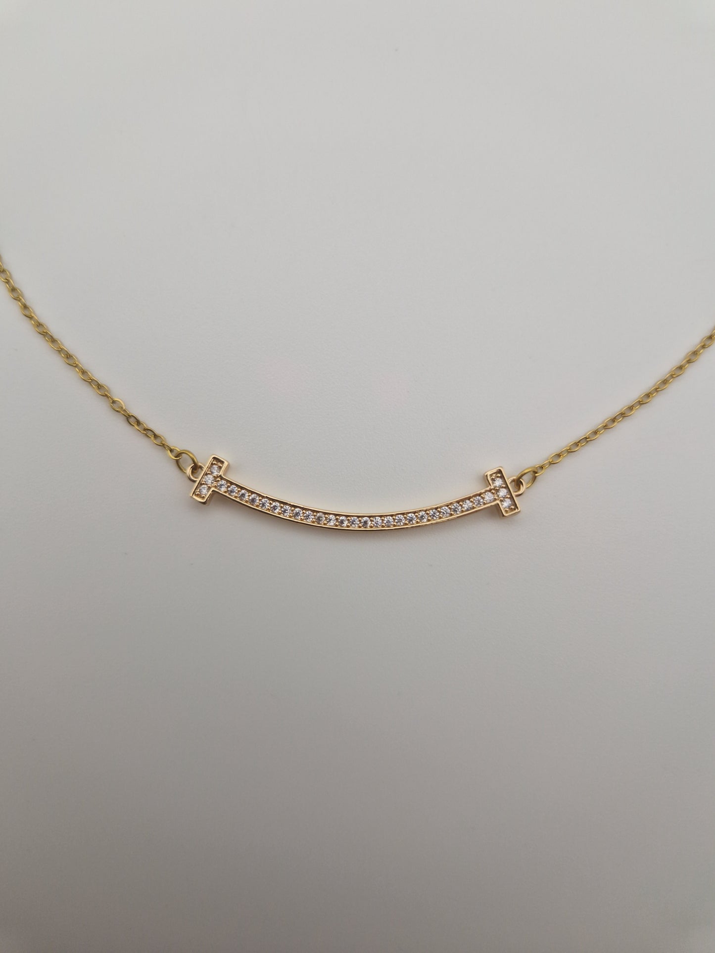 Collier Souriant "Éclat d'Or" – Zircons & Finition Dorée