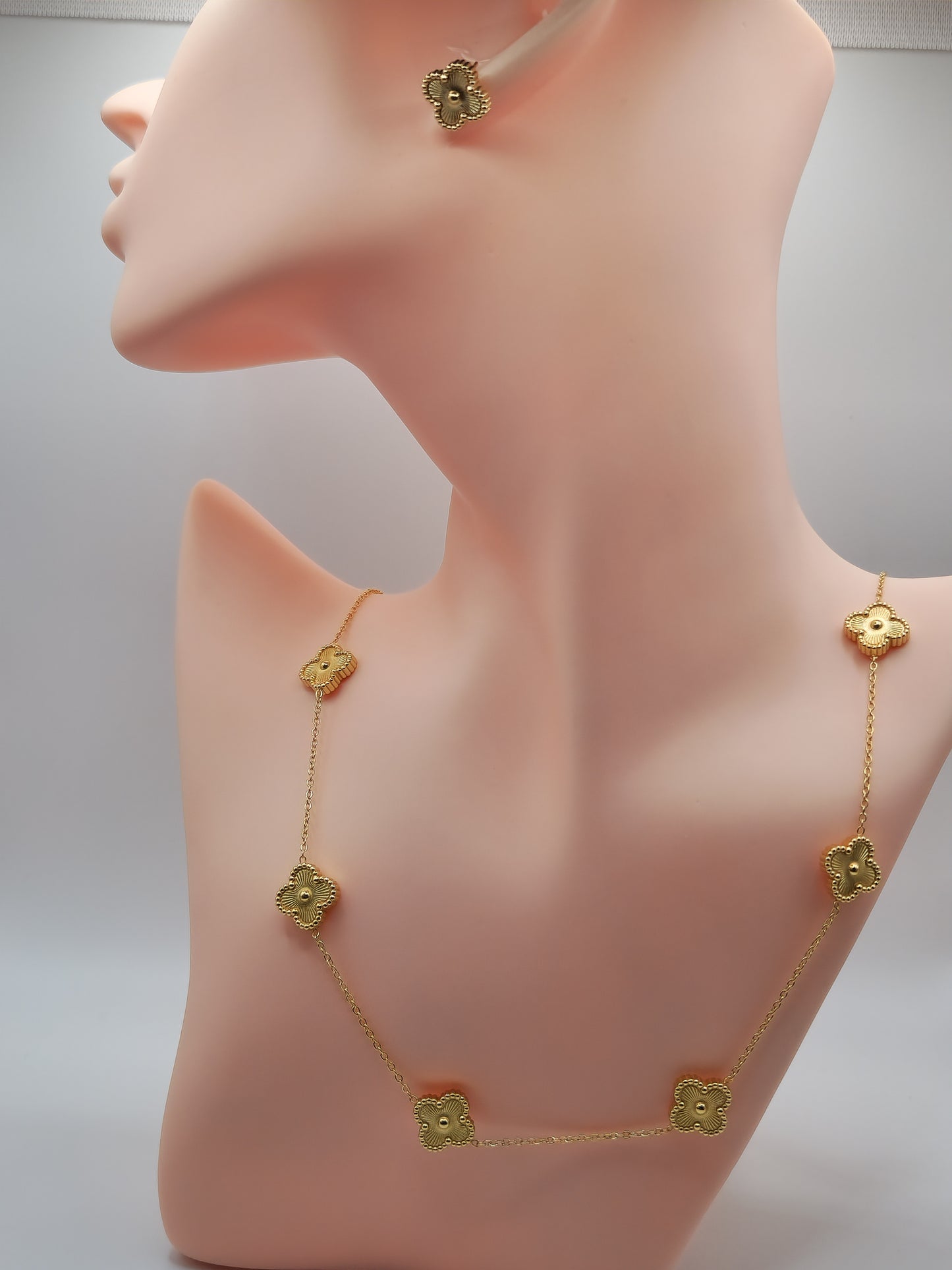 Duo "Éclat Floral" – Collier et Boucles d'Oreilles VCA