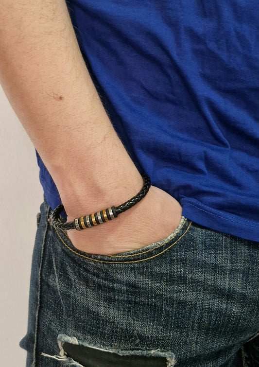 Bracelet "Équilibre" en cuir tressé et acier inoxydable