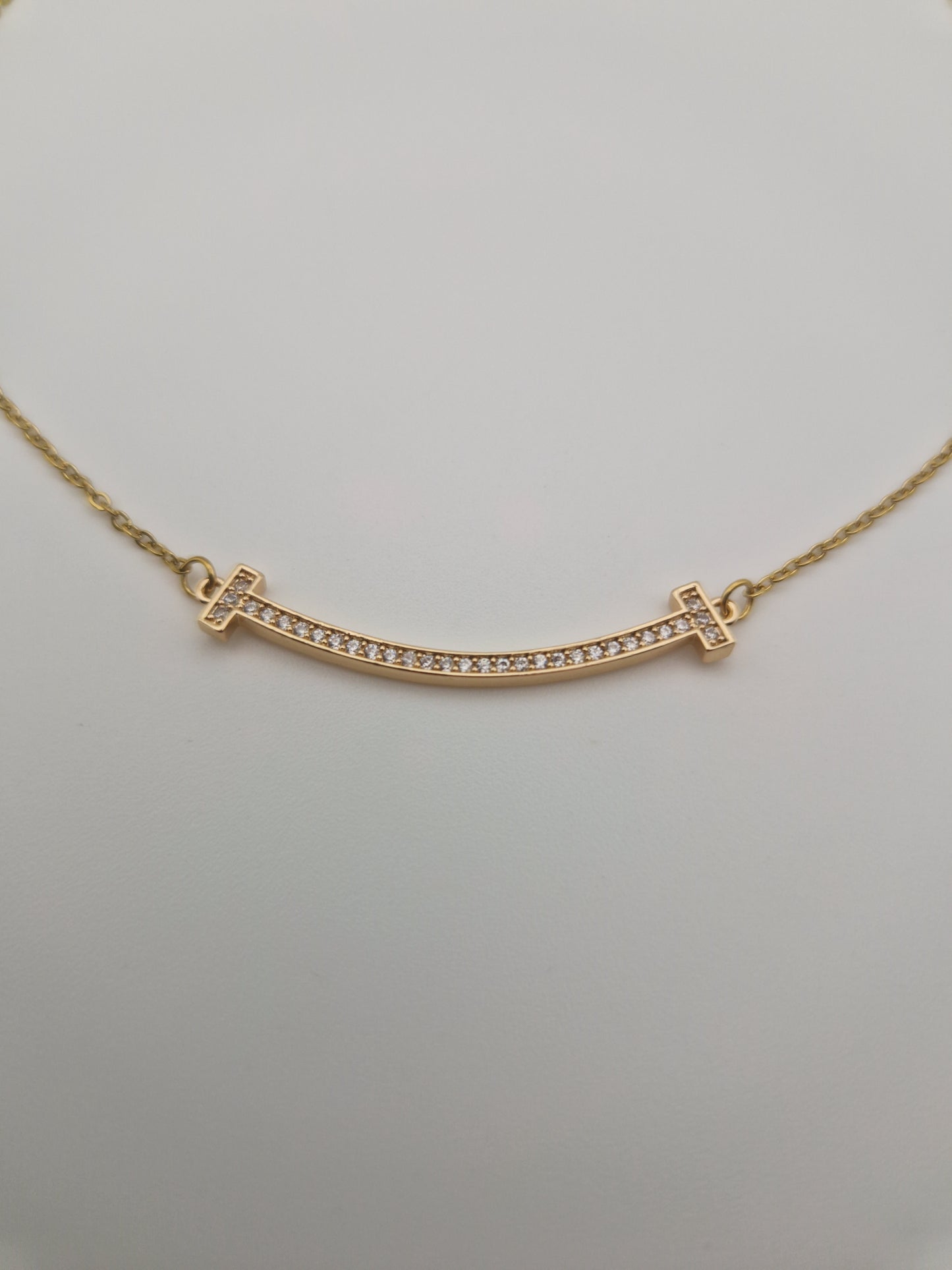 Collier Souriant "Éclat d'Or" – Zircons & Finition Dorée
