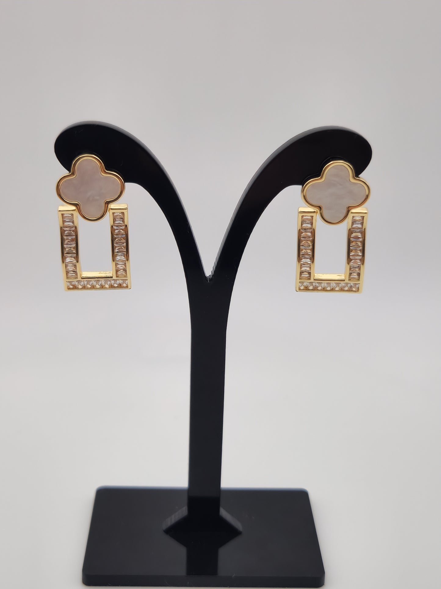 Boucles d’Oreilles "Élégance Florale" – Zircons