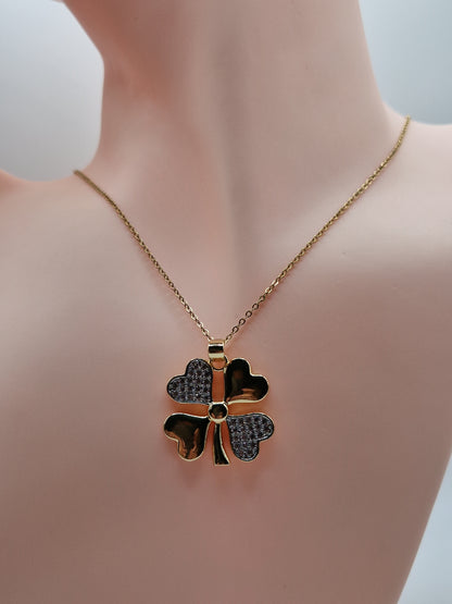 Collier “Trèfle des Cœurs Dorés”