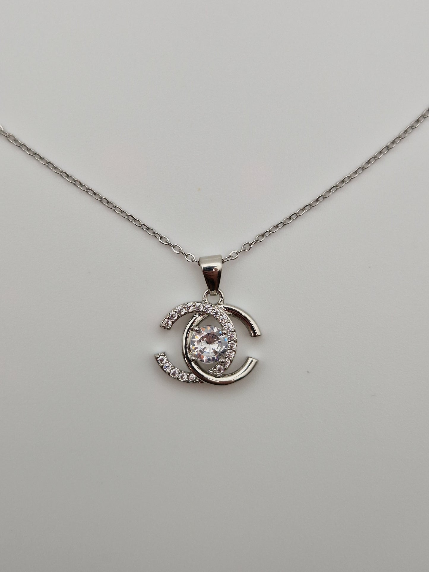 Collier "Éclipse Argentée" Chanel