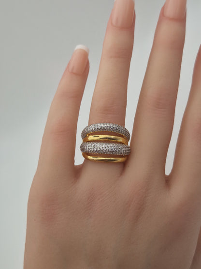 Bague Luxor – Acier Inoxydable Doré & Zircons Étincelants