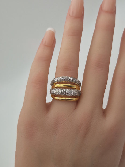 Bague Luxor – Acier Inoxydable Doré & Zircons Étincelants