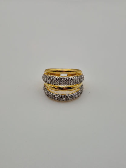 Bague Luxor – Acier Inoxydable Doré & Zircons Étincelants