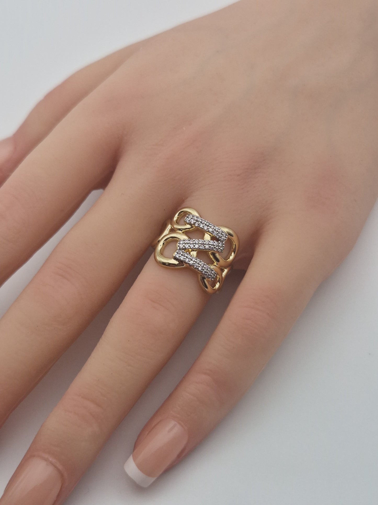 Bague Harmonie Dorée – Maillons Pavés & Élégance Sculptée