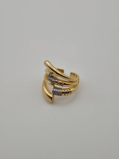 Bague Élégance Féline – Dorée et Sertie de Zircons