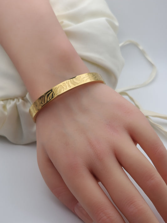 Bracelet "Élégance Sauvage"