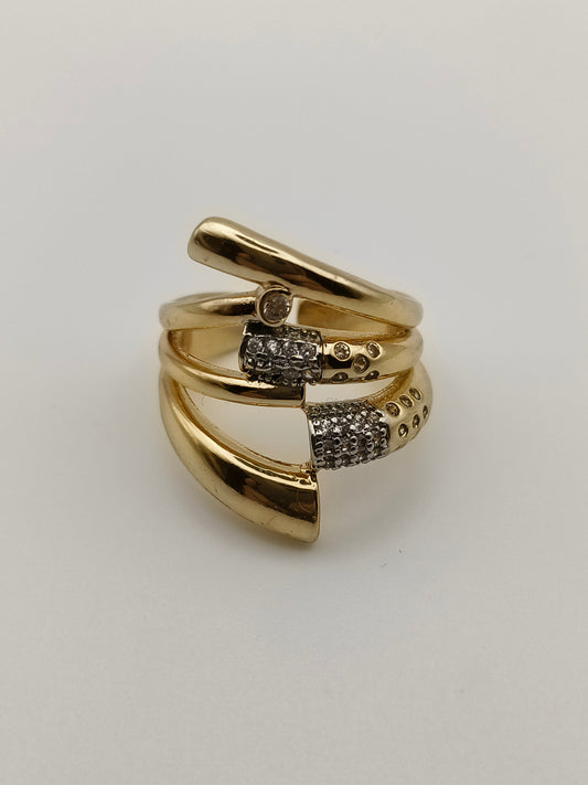 Bague Élégance Féline – Dorée et Sertie de Zircons