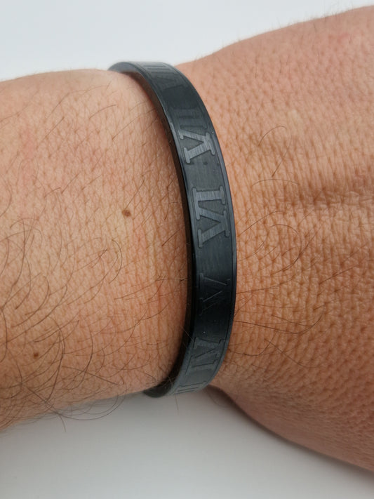 Bracelet Céleste Noir – Gravure Romaine